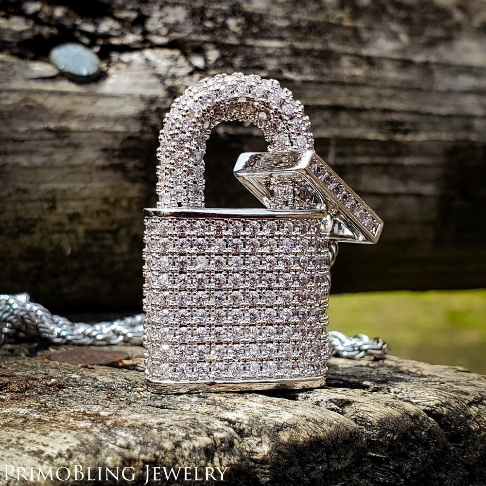 The Padlock Necklace  - Picture 4 of 4